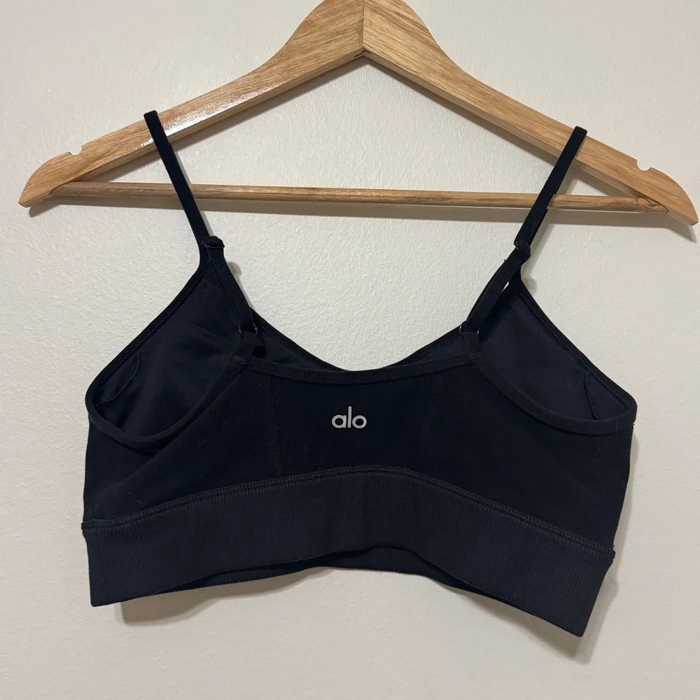 NEW ALO Yoga Alosoft Head Start Bra Size Medium Black NWOT